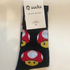 NWT Black Nintendo Mario Brothers Luigi Mushroom Socks unisex one size fits all